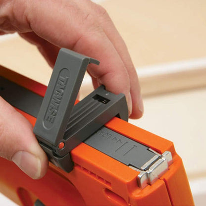 Tacwise 0881 Z3-13L Lightweight Staple/Nail Gun with 200 Staples, Uses Type 13 Staples & 180 Nails…
